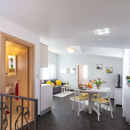 Apartment Mariposa *